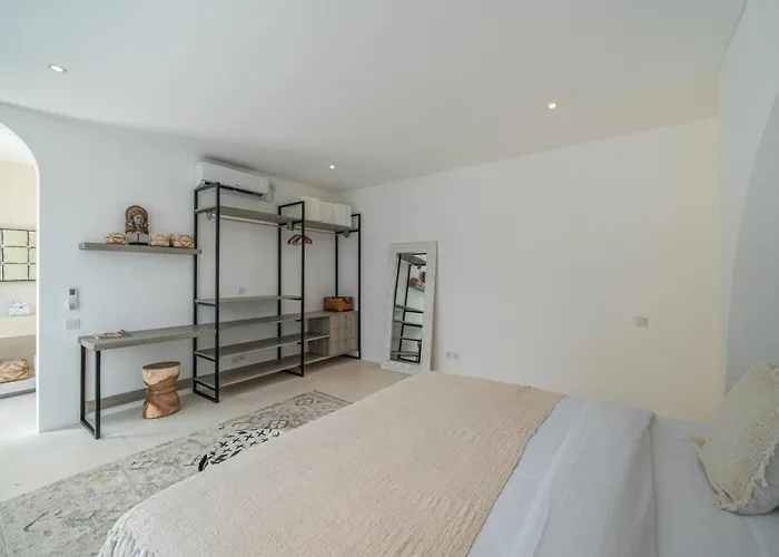 Linda - Ultimate Romantic One Bedroom In Villa *